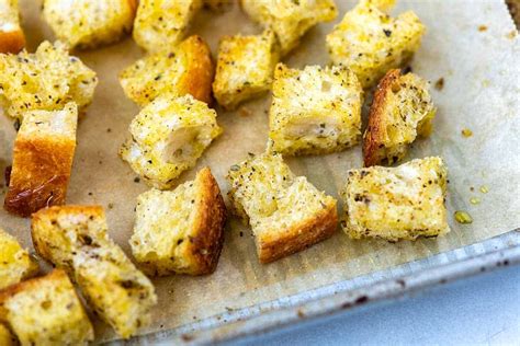 Easy Homemade Croutons Recipe