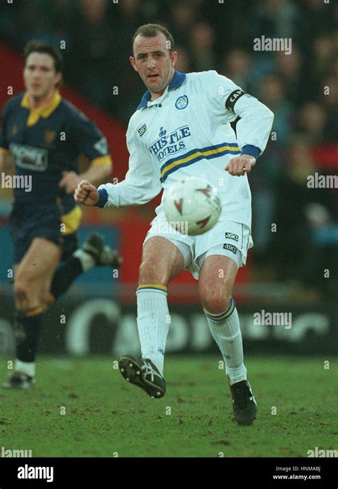 Gary mcallister leeds united fc hi-res stock photography and images - Alamy