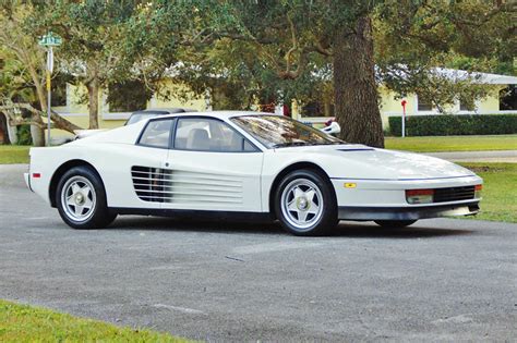 Ferrari Testarossa Miami Vice. Puede ser tuyo, ya que nadie lo quiere