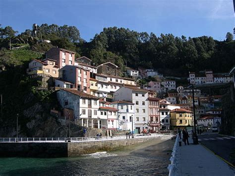 Visit Cudillero, Spain - a lovely resort in the north of Spain