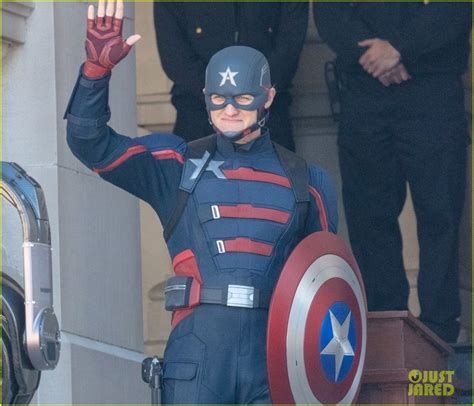 Wyatt Russell Looks Just Like Captain America in Debut Look at US Agent ...