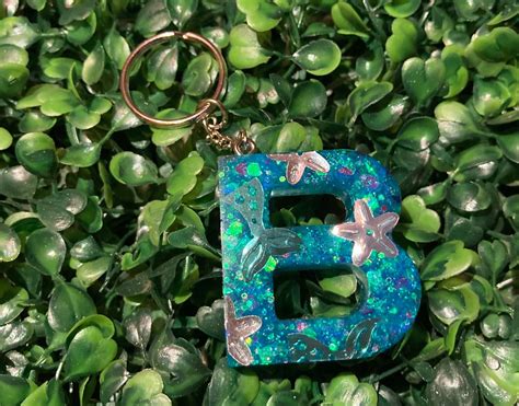 Diy Resin Crafts, Resin Diy, Keychain