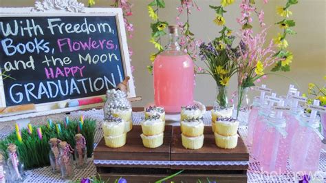 Celebrate a spring graduation with a whimsical wildflower party – SheKnows