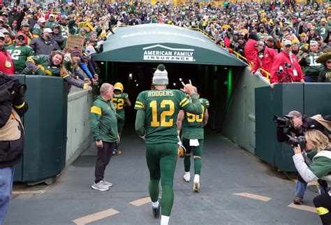 Jets Star Clarifies Tweet About Potential Aaron Rodgers Trade - The Spun