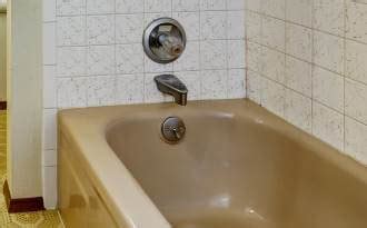 Shower and Bathtub Replacement Cost | Costimates.com