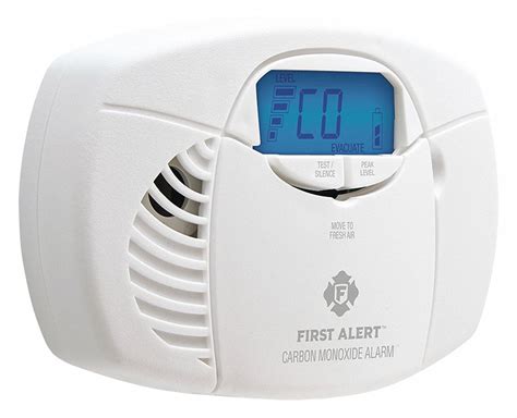 FIRST ALERT Carbon Monoxide Alarm with 85 dB @ 10 ft Audible Alert; (2 ...