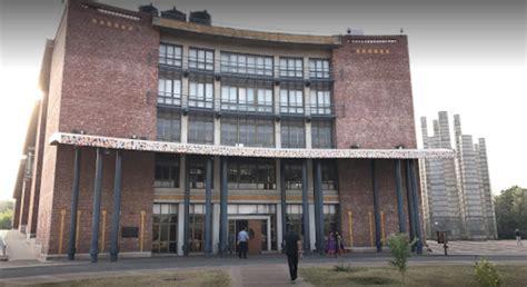 Beant Singh Memorial Library Chandigarh | Central State Library Chandigarh