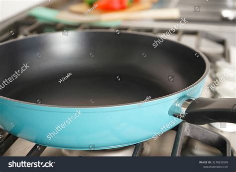 578 Teflon Cookware Images, Stock Photos & Vectors | Shutterstock