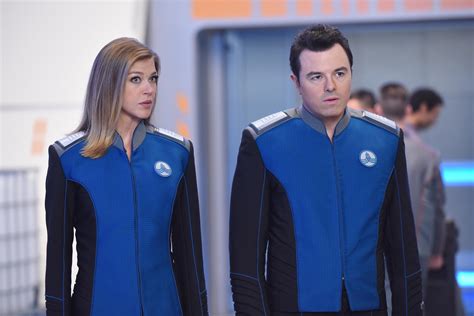 What do The Orville's uniform colours indicate? - Science Fiction & Fantasy Stack Exchange