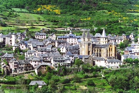 File:Conques, Aveyron, France.jpg - Wikimedia Commons