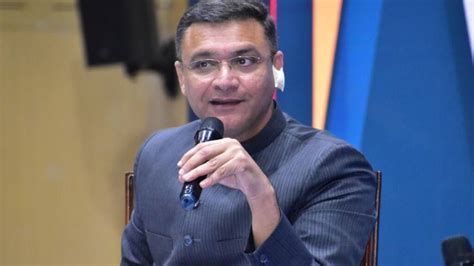 Telangana Election 2023: Akbaruddin Owaisi booked for threatening cop on official duty - India ...