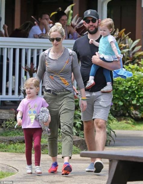 Pin by Gigi Perlaza on Emily Blunt | John krasinski kids, Emily blunt ...