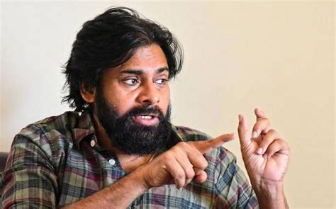 Pawan Kalyan Commits A Big Blunder! | cinejosh.com