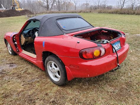 PARTS CAR: 1999 Mazda Miata