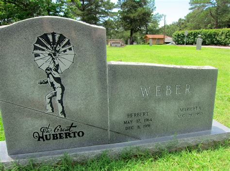 Under God's Big Top: Photos from the Circus Cemetery in Hugo, Oklahoma - Atlas Obscura