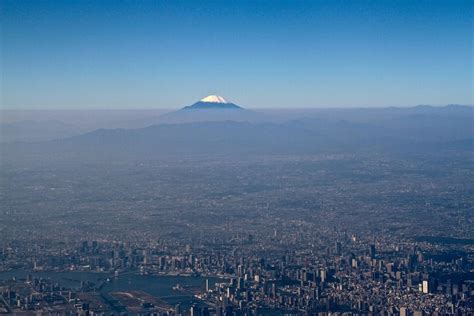 Aerial shot of Tokyo with Mount Fuji in the distance [1600 x 1067] /u ...