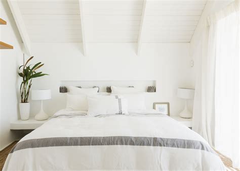 35 Amazing White Walled Bedroom - Home, Family, Style and Art Ideas