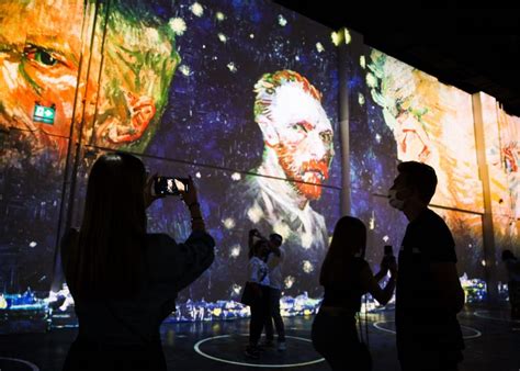 Van Gogh immersive exhibit in Dallas - Daro Studio