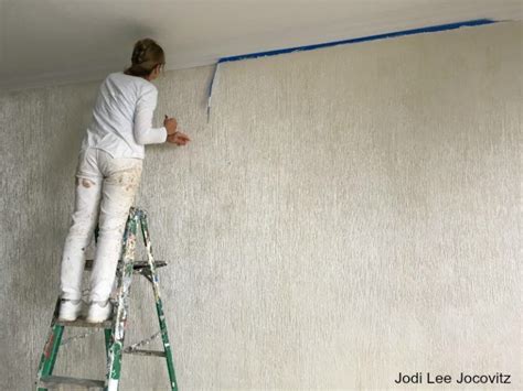 How to Paint a Textured Metallic Wall Finish by Cheryl Phan | Faux painting walls, Metallic ...