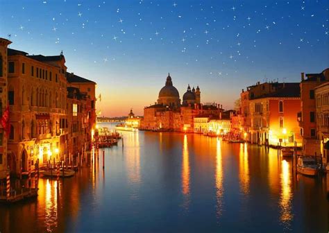 Venice at Night – 17 Things to Do in La Serenissima - Mom In Italy