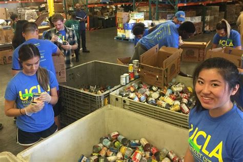 Service 101: Thousands of Bruins volunteer across Los Angeles | UCLA