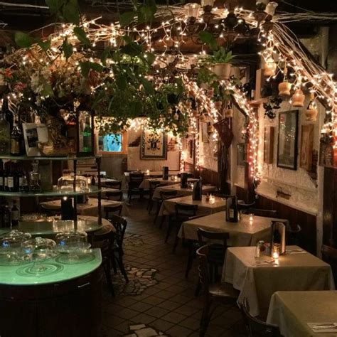 12 Best Restaurants in Little Italy (NYC) To Have An Authentic Italian Experience - Bklyn Designs