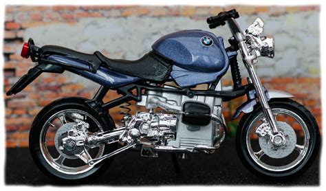 BBurago, 1:18 scale motorcycles.