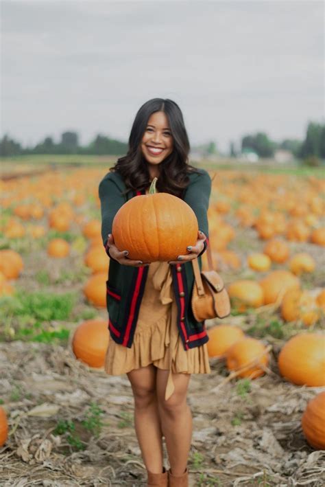 6 Pumpkin Patch Outfit Ideas You Can Wear This Fall - Emma's Edition | Pumpkin patch outfit ...