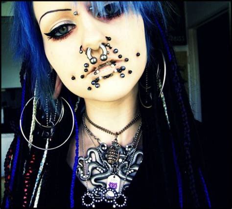 Women with huge septums Unique Body Piercings, Face Piercings, Piercings For Girls, Stretched ...