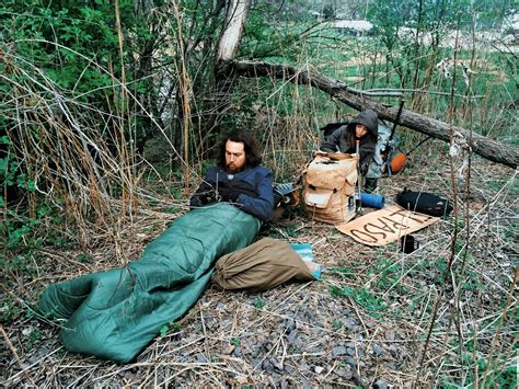 Homeless Hobo - Keanews: July 22 2010 Keanu Reeves Looks More Homeless ...