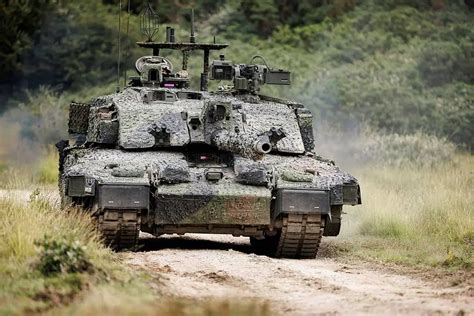 British army demonstrates new Challenger 2 TES Megatron tank designed for urban warfare