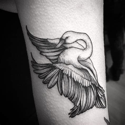 @galyagisca on Instagram: “Swan life @tattoostudiofriendship” | Swan ...