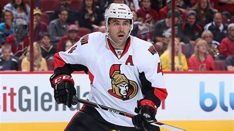 Chris Phillips, Senators strike 2-year deal | CBC Sports