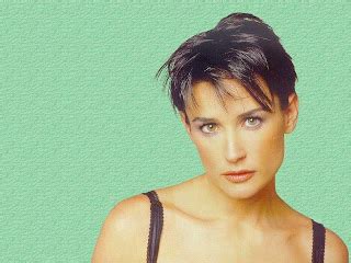 Jewelry, Fashion and Celebrities: Demi Moore Short Hairstyle