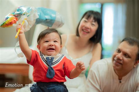 Happy Family: Baby Ryan's Portraits - Wedding Photographer Malaysia