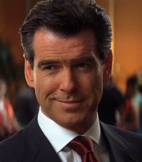 James Bond (Pierce Brosnan) | Pierce brosnan, James bond haircut, James ...