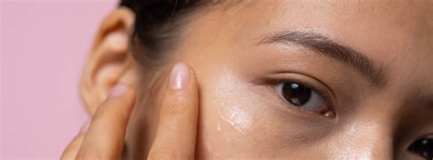 What Causes Dry Skin Under the Eyes? Skin Care & Treatments | SkinStore