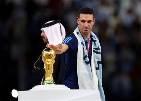 World Cup winner Scaloni renews contract with Argentina to 2026 | Reuters