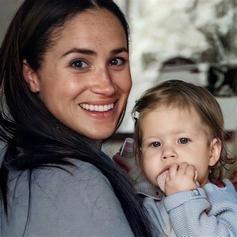 Meghan markle and prince harry introduce daughter lilibet diana on ...