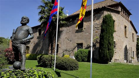 What is La Masia? Barcelona's famous youth academy & the star players ...