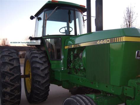 John Deere 4440