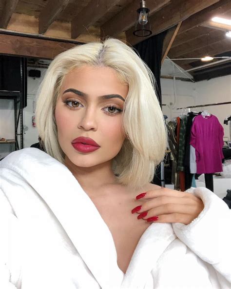 KYLIE JENNER – Instagram Pictures, December 2018 – HawtCelebs