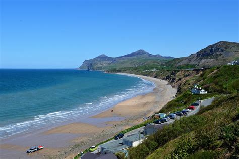 Traeth Nefyn / Nefyn Beach by netta1234 | ePHOTOzine