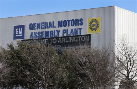 GM adds 850 more jobs in Arlington, expands to Six Flags mall site