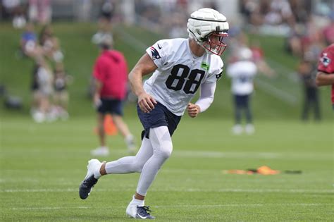 Patriots TE Mike Gesicki voices confidence in Mac Jones - masslive.com