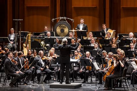 London Symphony Orchestra to Perform in Ly Thai To Park on October 6 - Saigoneer