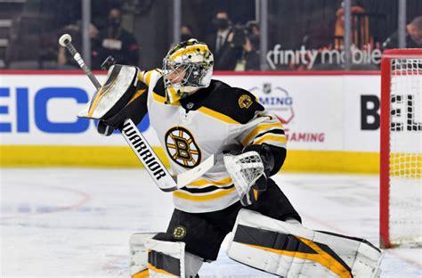 Jeremy Swayman earns a spot on the Bruins playoff roster