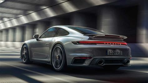 Η νέα Porsche 911 Turbo S είναι ταχύτερη και ισχυρότερη από ποτέ! | Drive