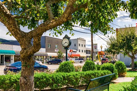 White Sulphur Springs Main Street | Greenbrier WV