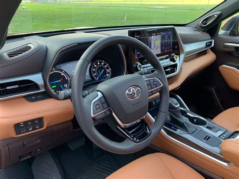 2021 Toyota Highlander Hybrid: 117 Interior Photos | U.S. News